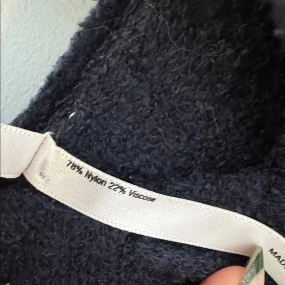 Soma Ultra Plush Hoodie in Navy size Medium - Picture 7 of 8